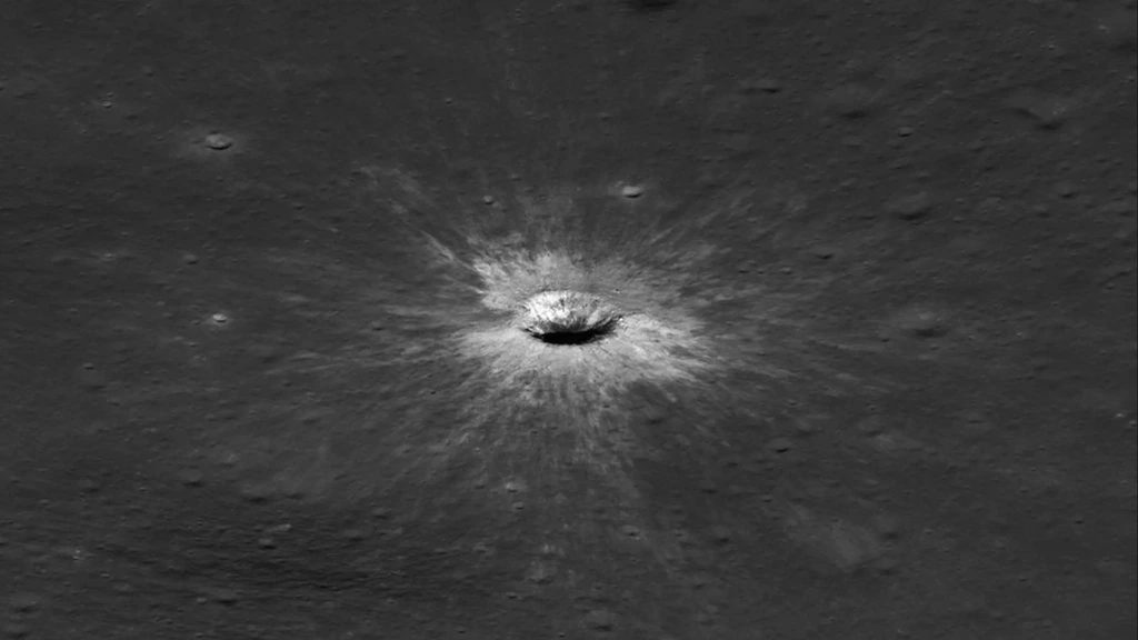 Nieuwe grote krater op de maan ontdekt: 'Gebeurt misschien eens in de eeuw'
