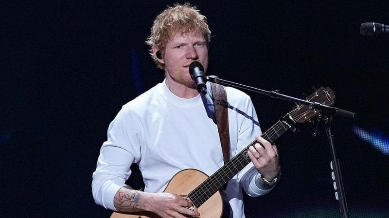 Tutti contro Ed Sheeran: i fan abbandonano i suoi social e una radio irlandese non lo trasmette più