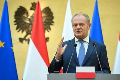 Poolse premier waarschuwt voor Russische hybride aanvallen met drones en raketten op landen die Oekraïne steunen