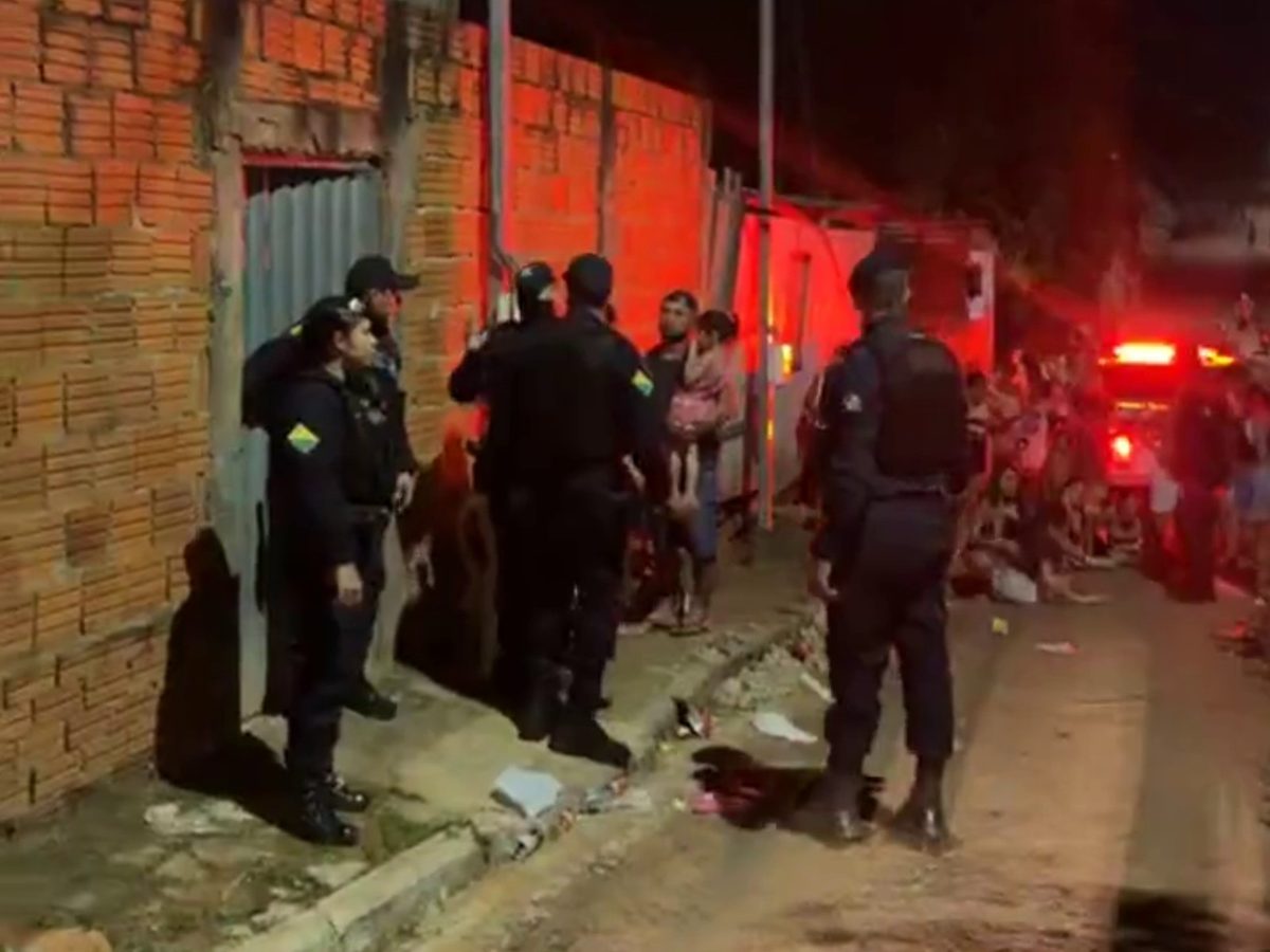 Mulher é morta a tiros na própria casa em Rio Branco