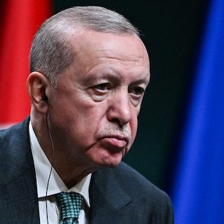 Turkse president Erdogan wil zich kandidaat stellen bij vervroegde verkiezingen en kan zo grondwet omzeilen