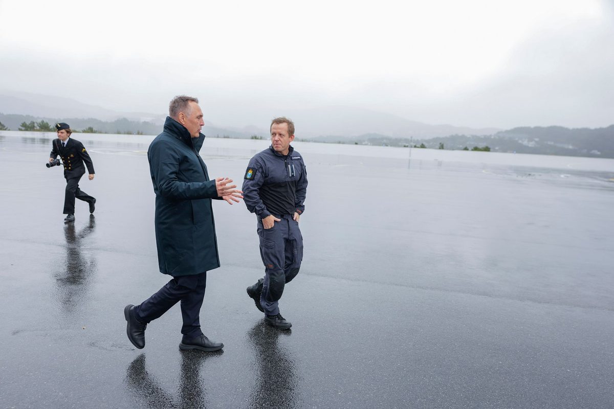 Forsvarsministeren: – Økt risiko for militær konflikt som involverer Norge