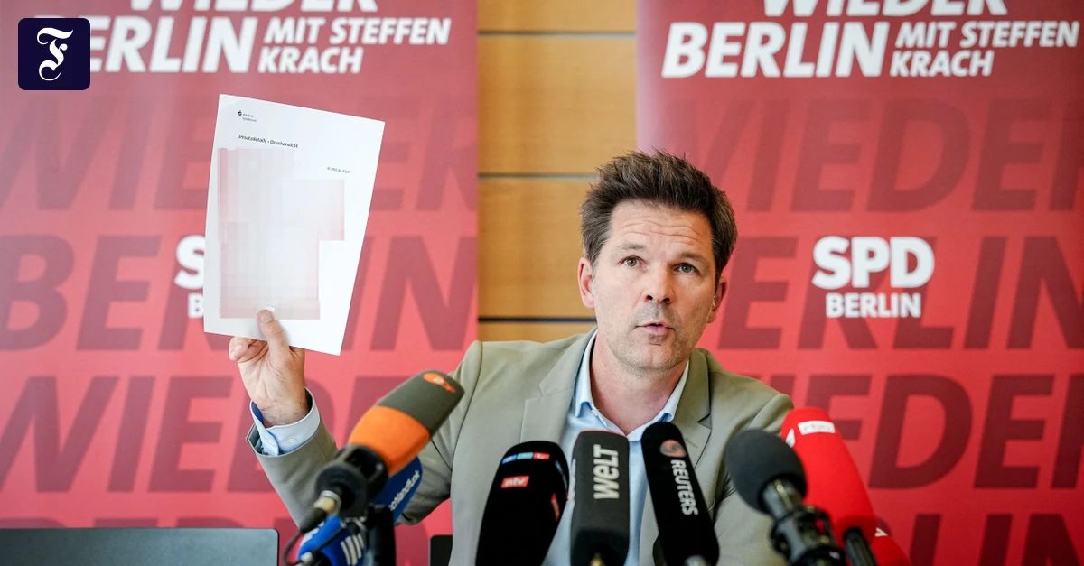 SPD-Spitzenkandidat: Dann hält Krach den Rücküberweisungsbeleg in die Höhe