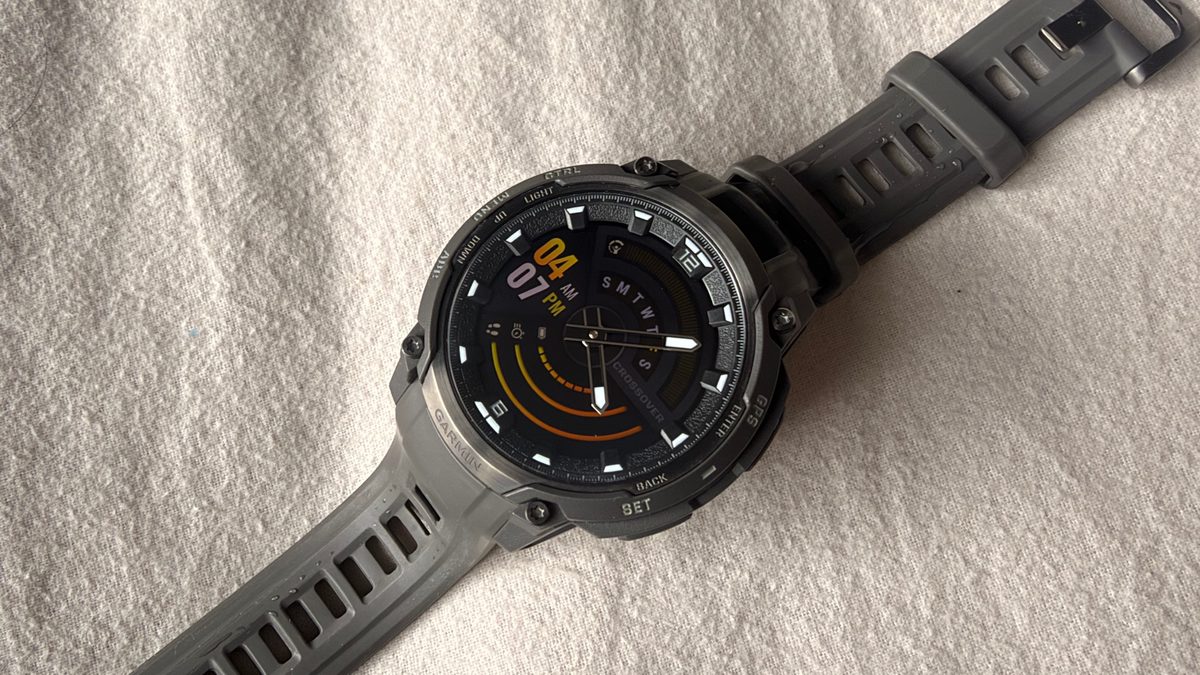 Garmin Instinct Crossover AMOLED Review