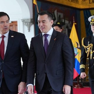 VS zetten bekende criticus van Ecuadoriaanse president ongewoon snel uit, ondanks zorgen over marteling