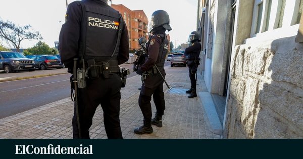 Detenidas dos mujeres en Salamanca por realizar cuatro pagos con una tarjeta bancaria robada en la cola del autobús