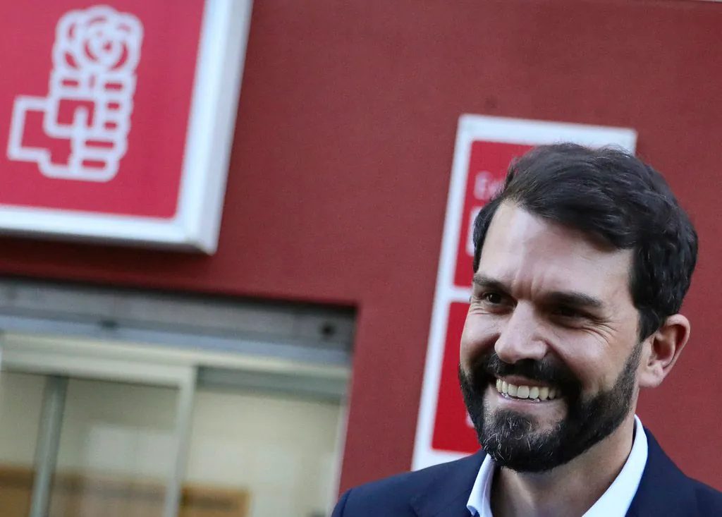 El PSOE de Extremadura anuncia la dimisión de dos cargos socialistas condenados por el caso del 'hermanísimo'