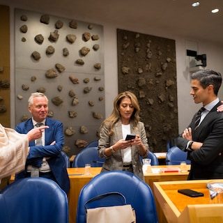 Jetten wil het land beschermen tegen gevaren van buiten, maar eerst moet hij de onzekerheid in eigen huis te lijf