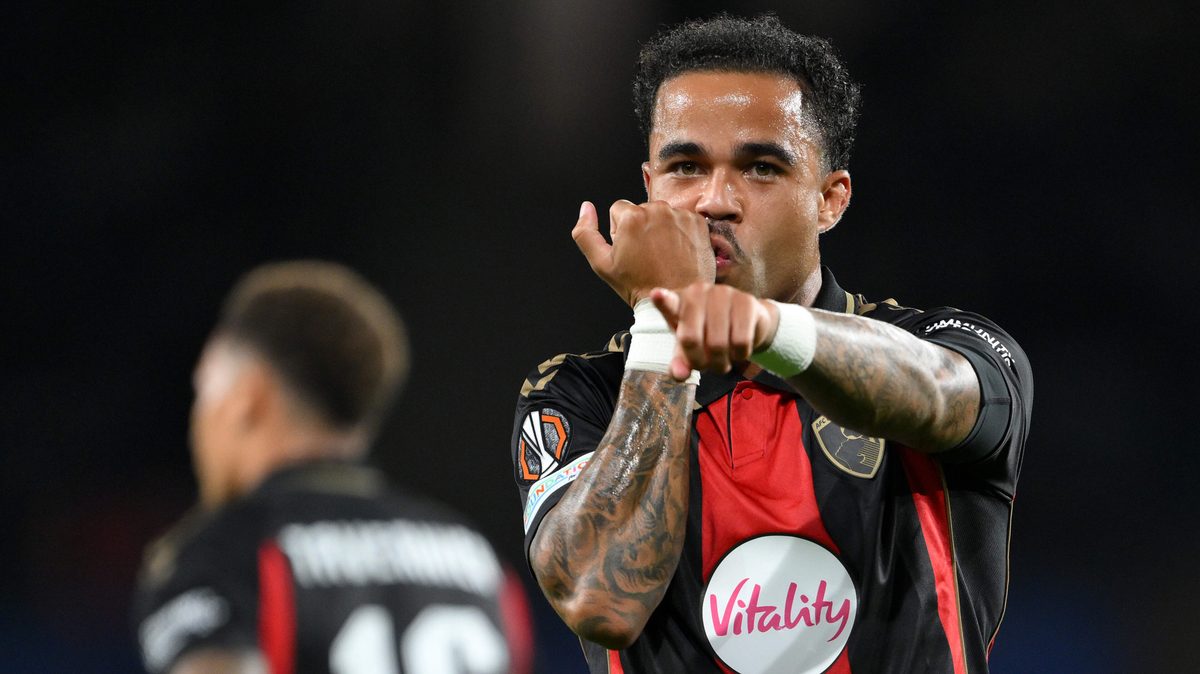 Justin Kluivert (27) schrijft geschiedenis met eerste Europese goal ooit voor Bournemouth