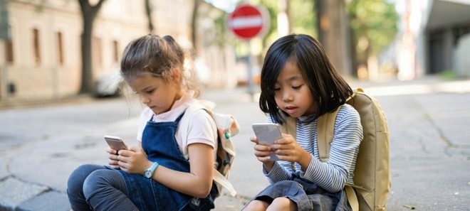 EU KIDS Act, proposte nuove regole per i minori online: social vietati sotto i 13 anni