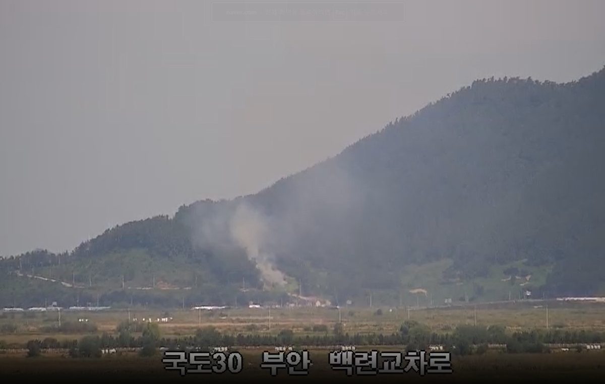 부안 야산에서 불…벌초 작업하다 난 듯