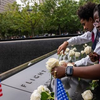 Herdenking in New York krijgt extra lading door geheime documenten en afwezigheid van Trump