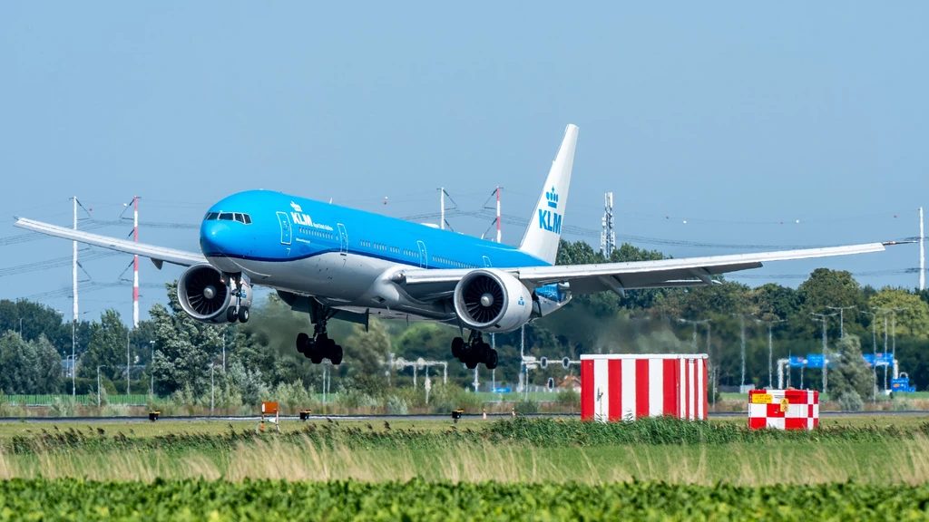 Powerbank vat vlam, vliegtuig KLM keert na uren vliegen terug naar Schiphol