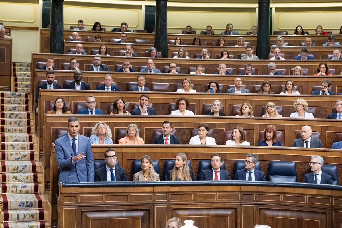 Sánchez y sus ministros piden reiteradamente a PP y Vivas que permitan trasladar menores migrantes de Ceuta a Península