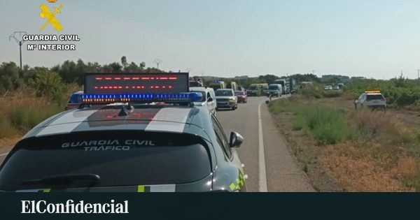 Herida una mujer al caer su coche por un terraplén en la RM-C15, en Lorca (Murcia)