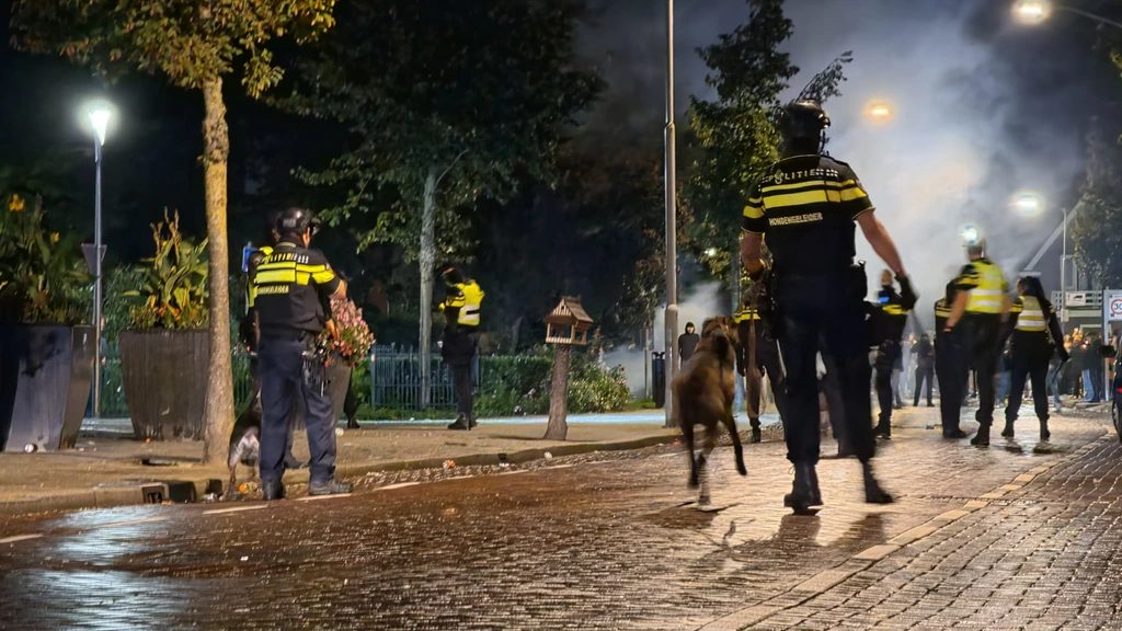 Meer dan tien aanhoudingen bij anti-azc-protest in Opheusden, ME ingezet