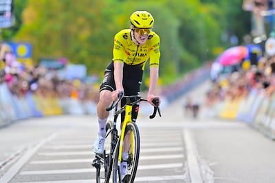 Louis Barré (Visma-Lease a Bike) komt zwaar ten val op training en moet passen voor GP Québec