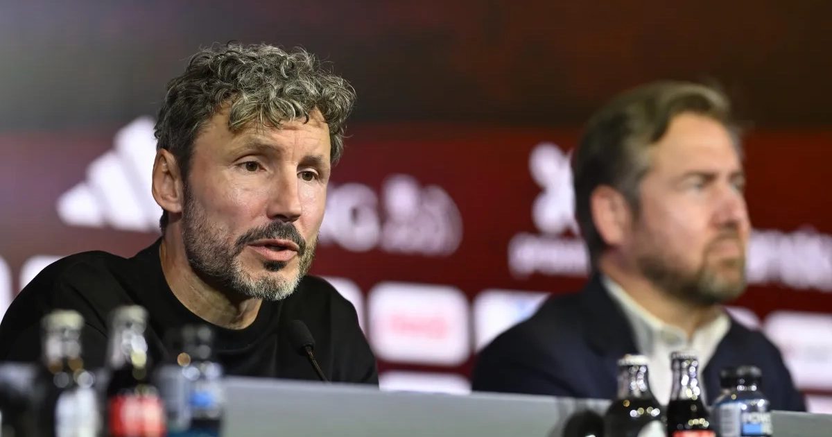 LIVE: Mark Van Bommel hakt knopen door: wie staat in doel en welke verrassingen krijgen we nog?