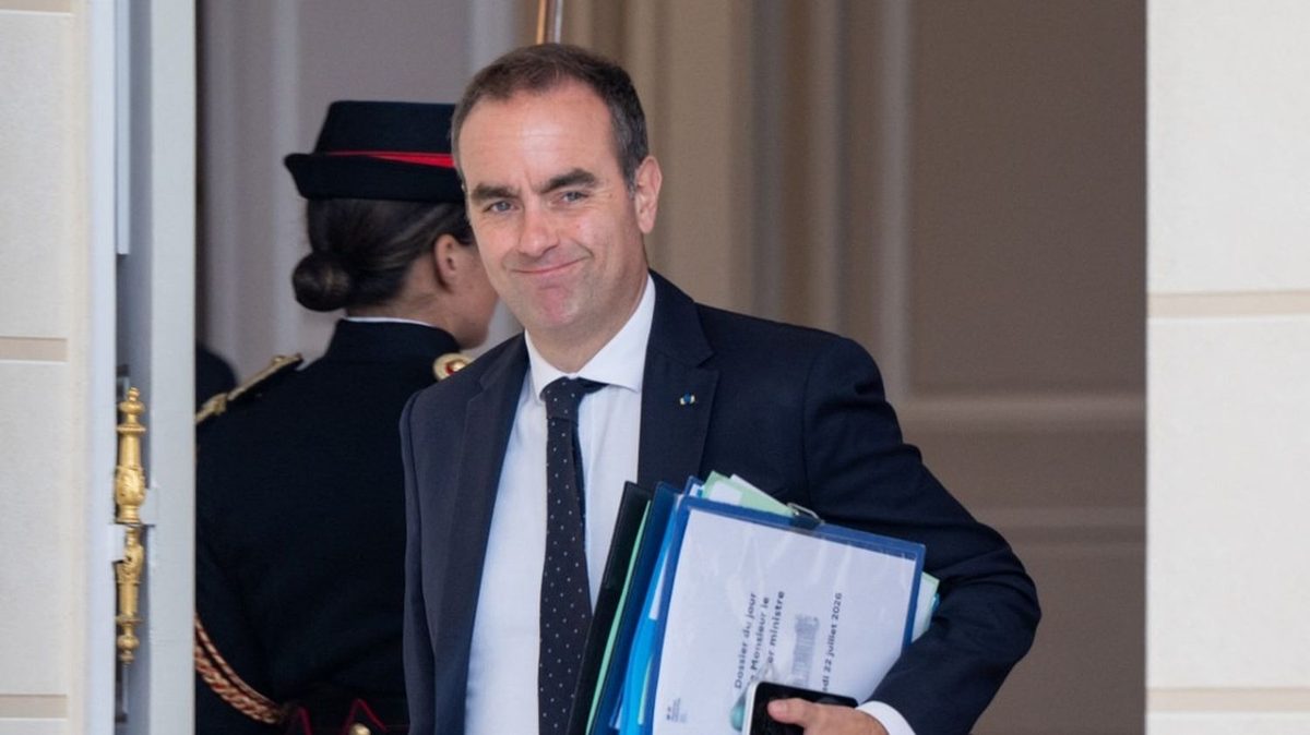 Retraites, gel du point d'indice des fonctionnaires, "carence" pour les étrangers… Les pistes du gouvernement pour réal…