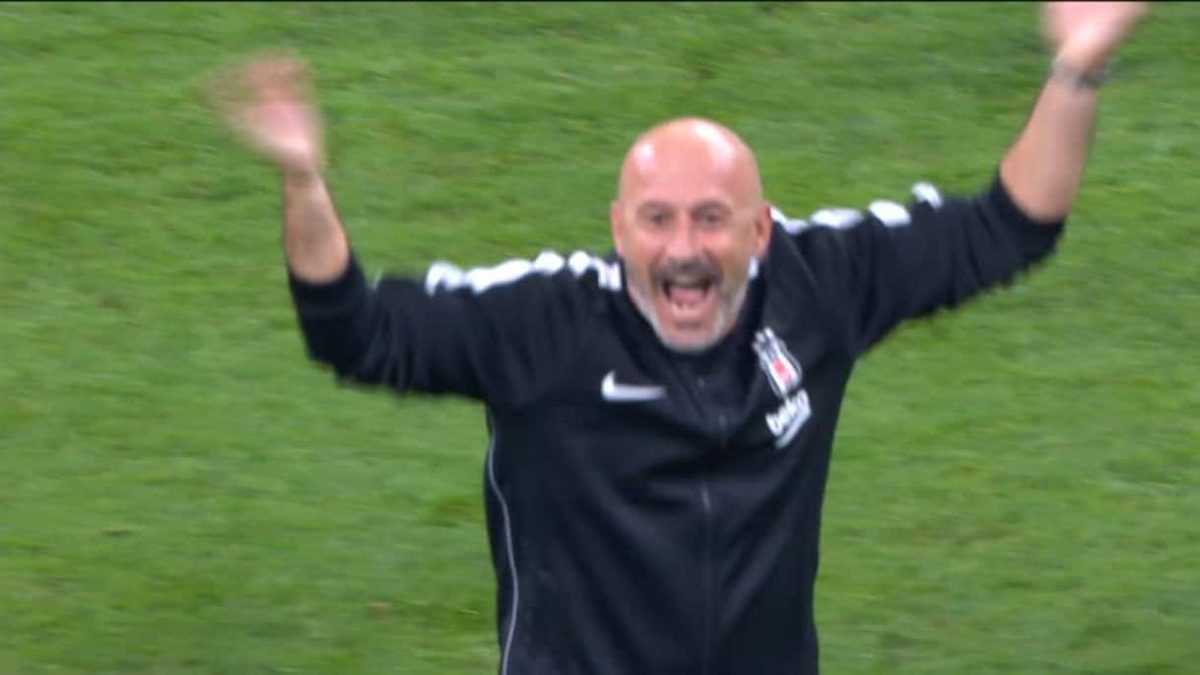 Il Besiktas vince, lo stadio canta "L'Italiano" a Vincenzo