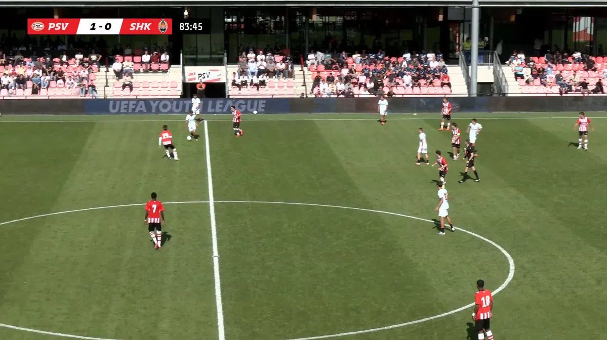 Van Nistelrooij junior helpt PSV Onder-19 aan goede start in Youth League