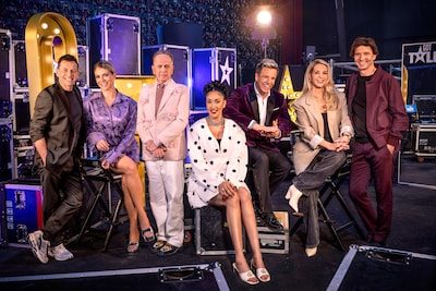“Infantiel”, “het botst” en “geen chemie met Koen Wauters”: Nederland verdeeld over vervlaamste ‘Got Talent’