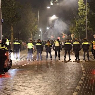 Nieuw gewelddadig azc-protest, tien aanhoudingen in Gelderse Opheusden