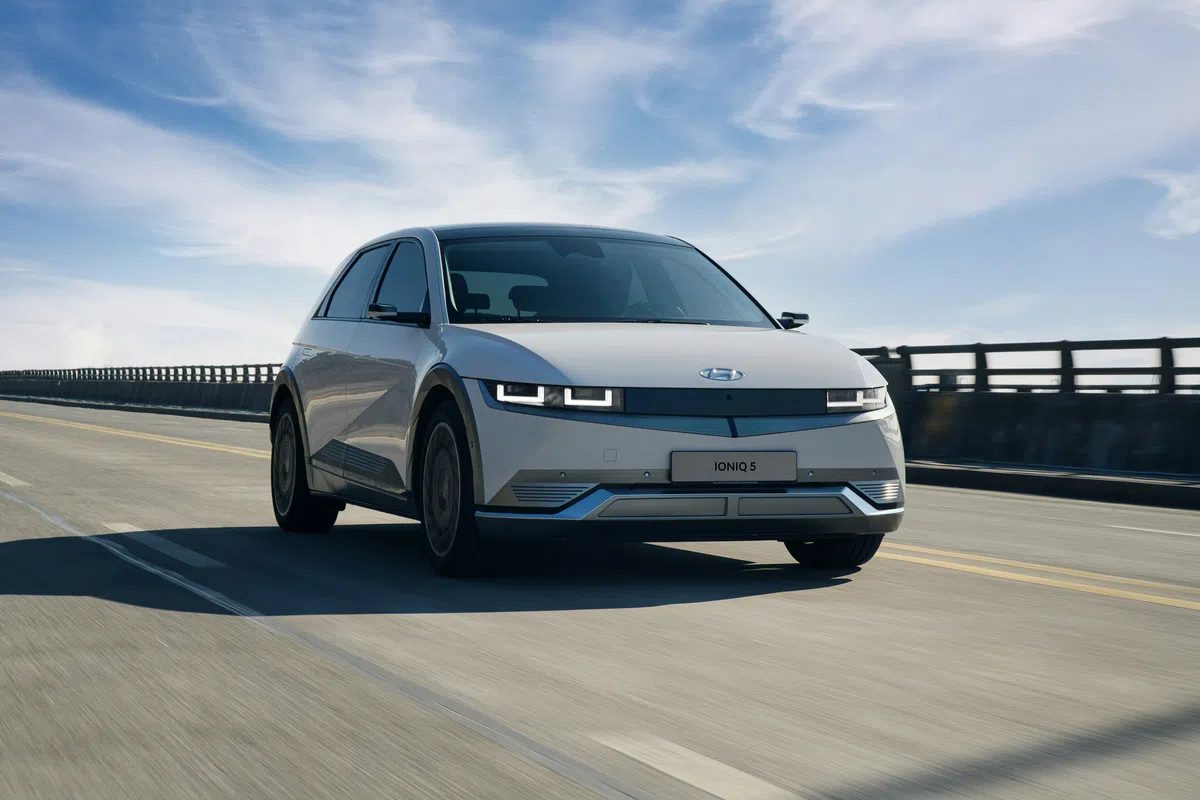 Het is verplicht, maar Duitse politici willen van de nep-motorgeluiden van auto’s af