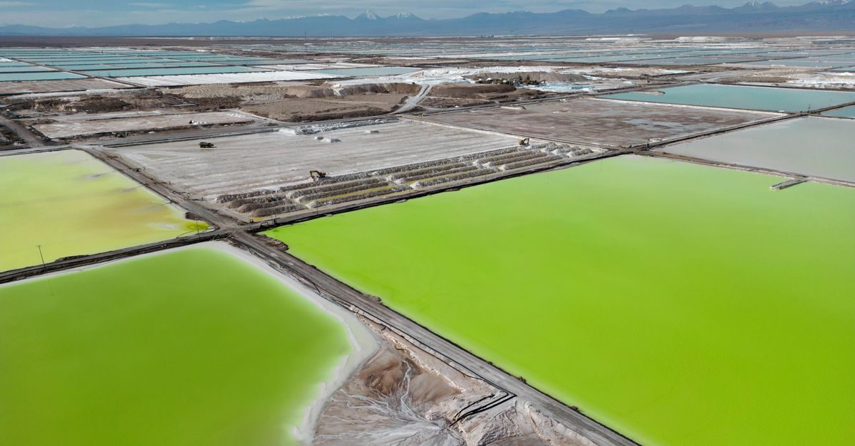 Om het essentiële lithium te winnen is heel veel water nodig. Kan het ook met minder?