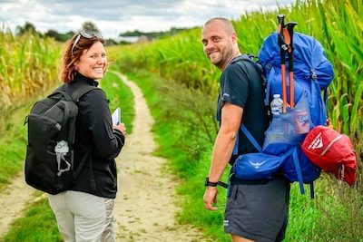 Met 3 onderbroeken en 2 paar kousen wandelt Lenny (33) 15.000 kilometer van Erpe-Mere naar Shanghai: “Geen idee waarom…