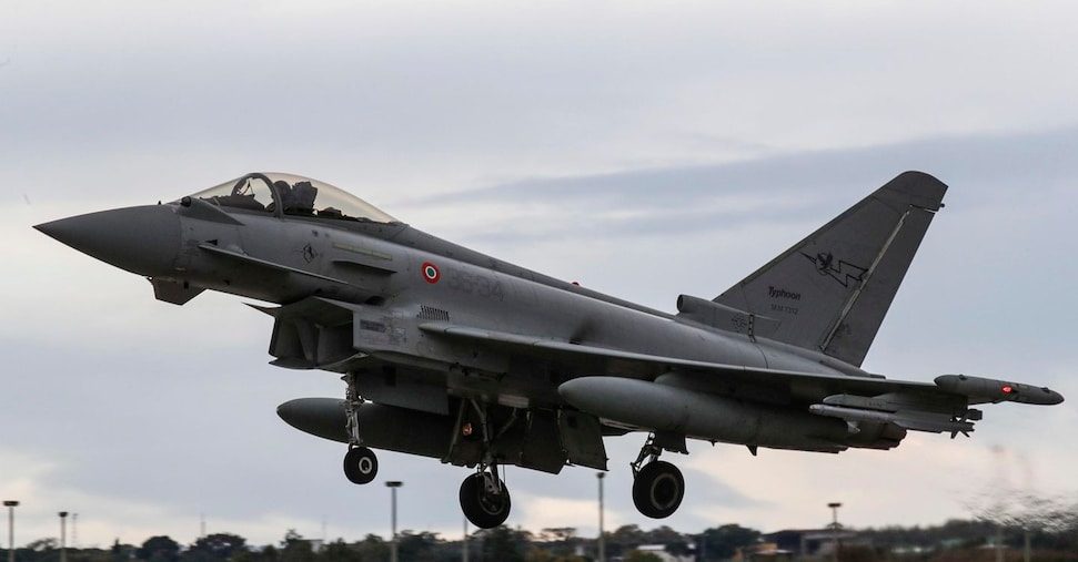 Attacchi a base aerea in Arabia, Crosetto: colpito Eurofighter italiano