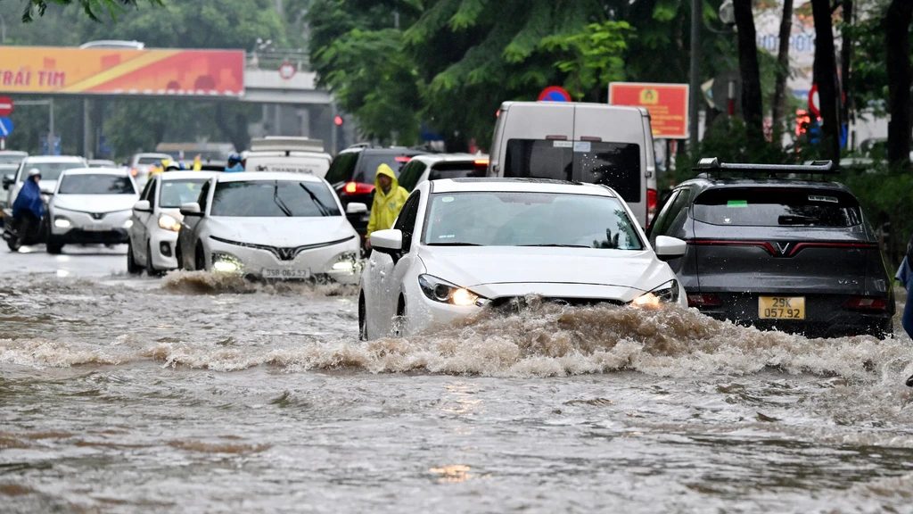Noodweer in noorden van Vietnam eist drie levens, duizenden huizen onder water
