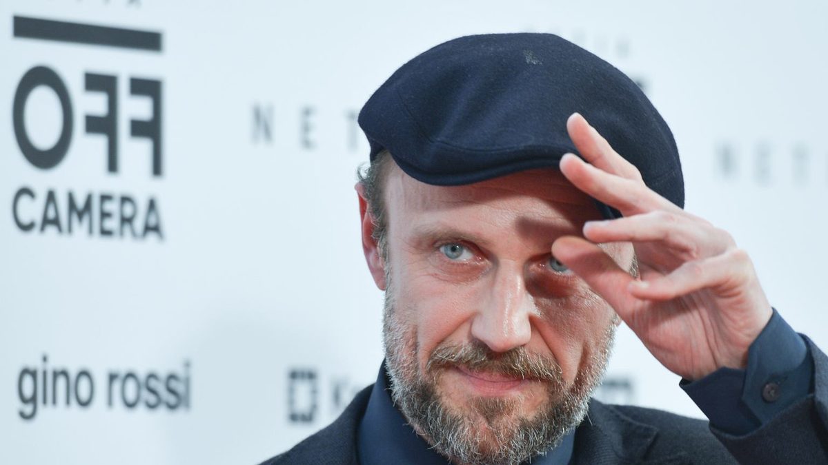 Łukasz Simlat zobaczył ojca tylko raz. Potem dostał od niego list. Podjął zaskakującą decyzję