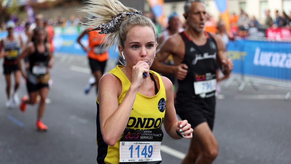 Eiwitshakes, sportgels, compressiesokken: alles om sneller te hardlopen, maar werkt het ook?