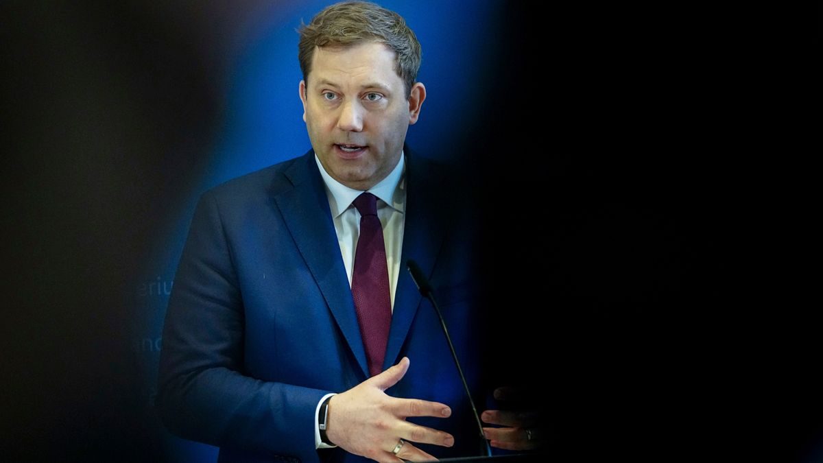 Spritpreis: Drei Euro für Benzin? Lasst endlich die Konzerne zahlen