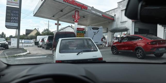 Prix des carburants : le gouvernement envisage de nouvelles aides « pour les Français qui travaillent »
