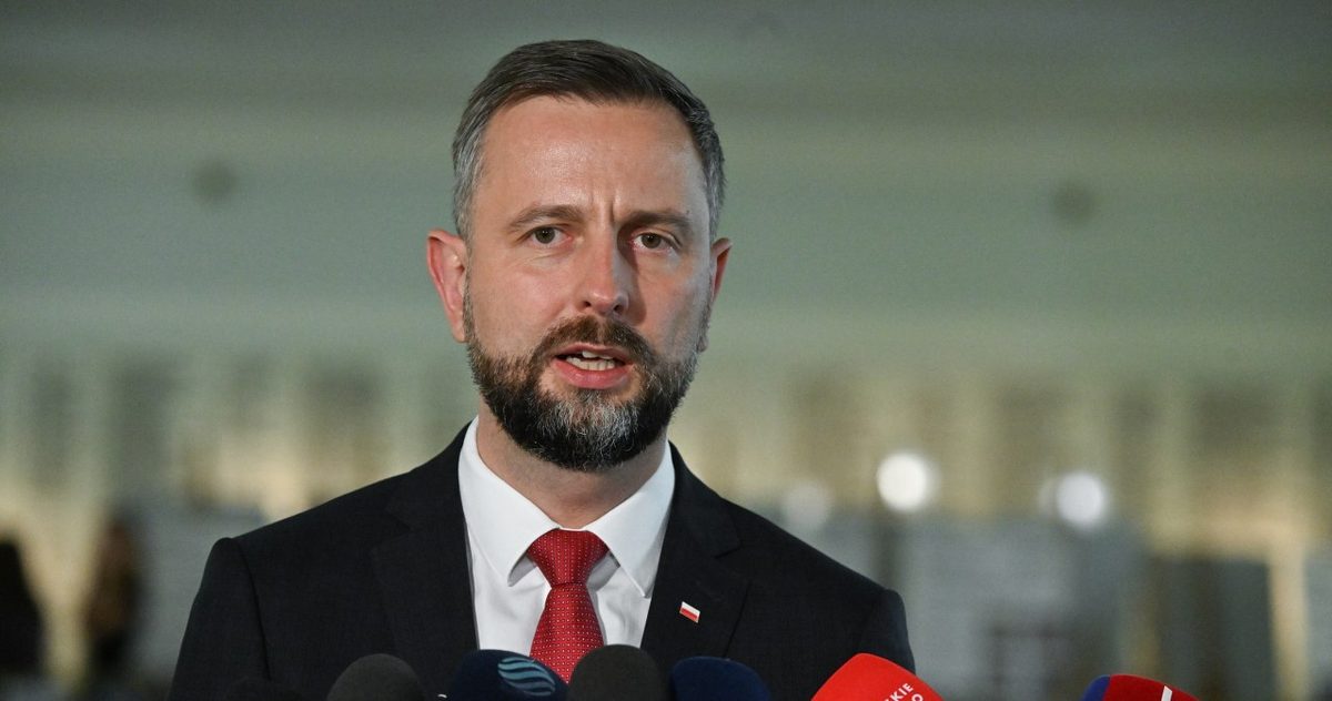 Błaszczak uderza w generałów, mówi o "betonie". Szef MON grzmi: Skandal