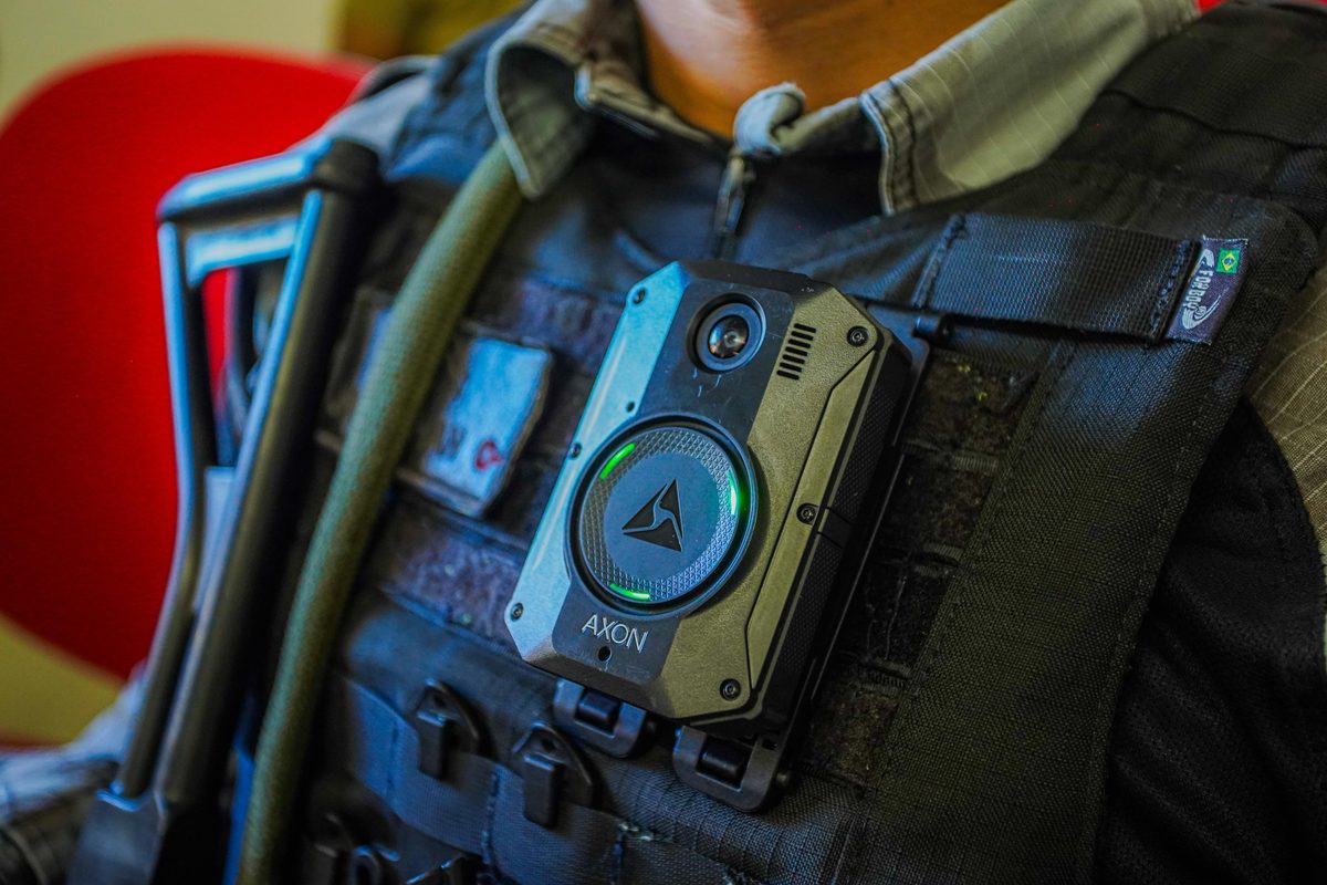 Quaest em MG: 82% dos eleitores dizem que policiais deveriam usar câmeras nos uniformes