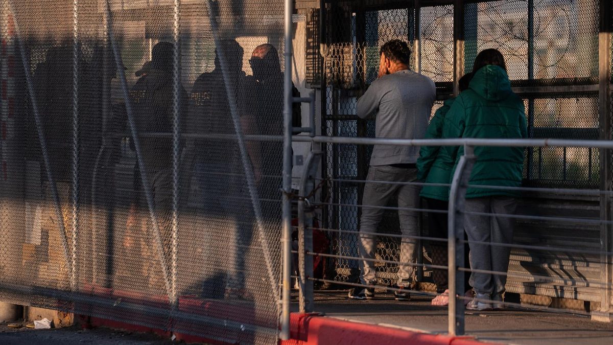 Appeals court cites detention of Japanese Americans in ruling blasting Trump immigration policy