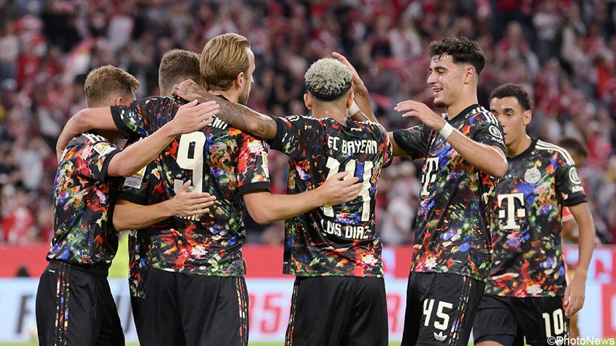 LIVE: Michael Olise heeft naast prachtgoal nu ook hattrick op scorebord in (voorlopige) zevenklapper van Bayern München