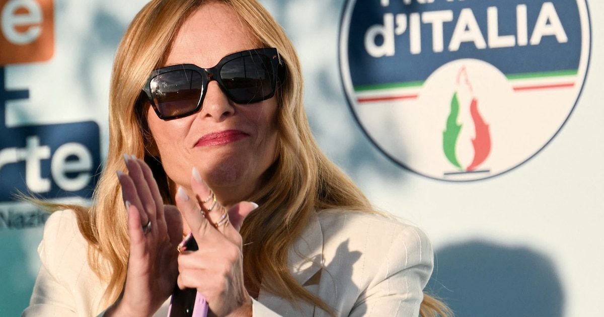 Giorgia Meloni soigne sa popularité en supprimant une taxe et veut modifier la loi électorale en vue de 2027. “Un coup…