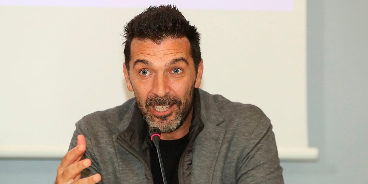 “Cancelliamo lo stereotipo del calciatore ignorante”: Buffon torna tra i banchi di scuola