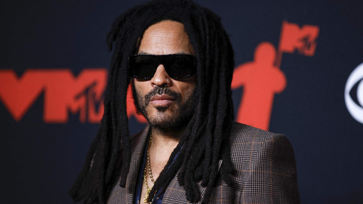 Zanger Lenny Kravitz krijgt als tweede man ter wereld zijn eigen Ken-pop