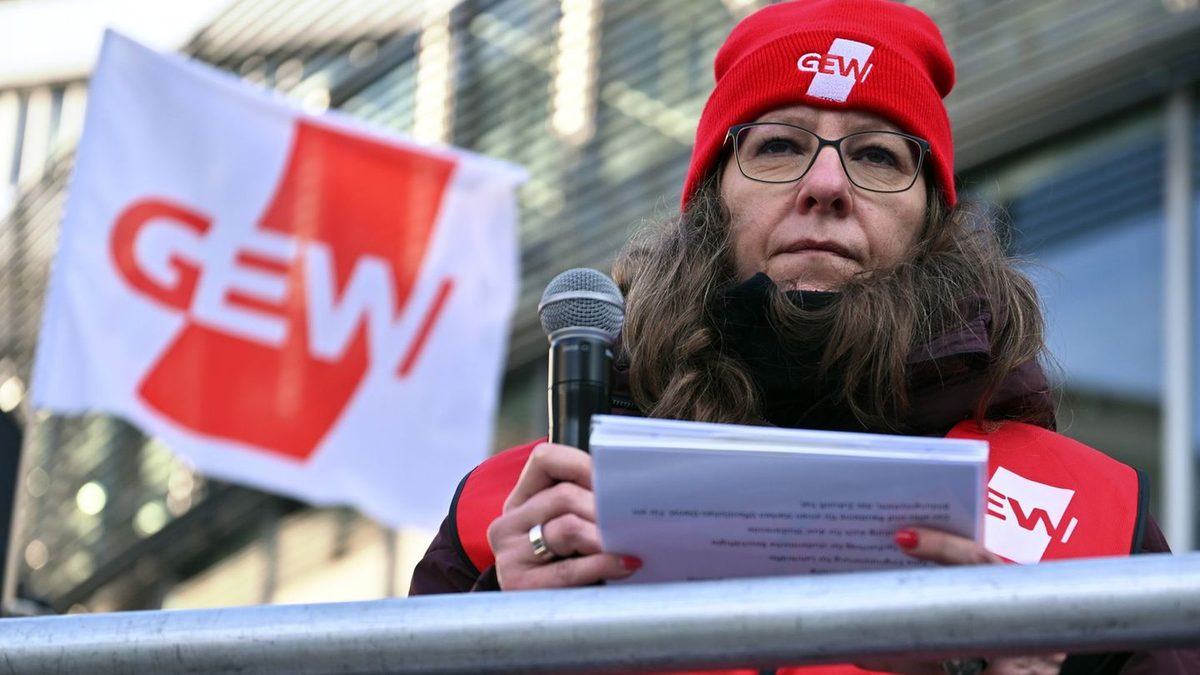 Gewerkschaften: Kathrin Vitzthum bleibt GEW-Landeschefin