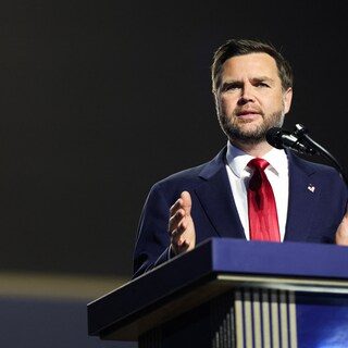 JD Vance herdenkt moord op Charlie Kirk tijdens Republikeins partijcongres