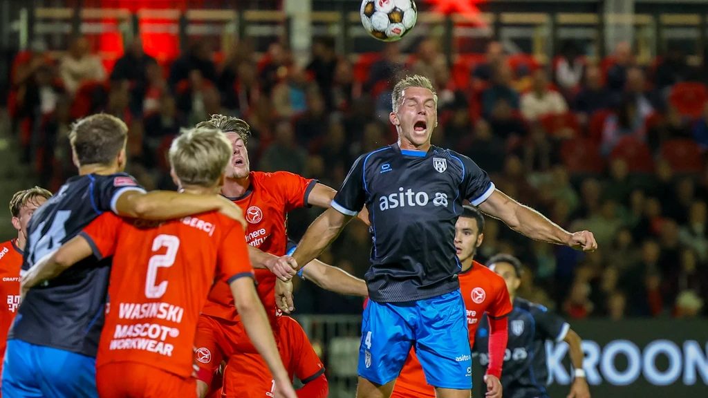 Almere bezorgt koploper Heracles eerste nederlaag, MVV hard onderuit