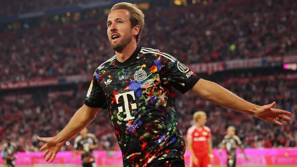 Bayern viert vroeg Oktoberfest met record Kane, hattrick Olise en Saibari's eerste