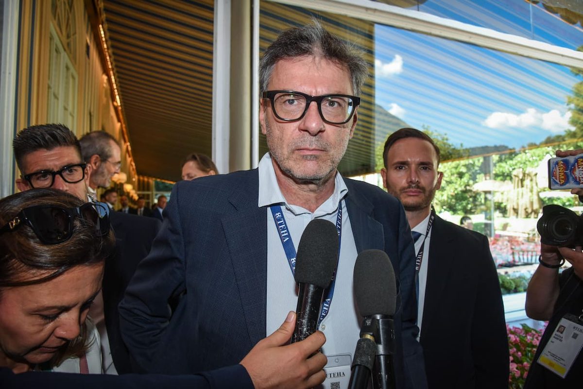 Taglio del bollo, Ue valuta misura. Giorgetti: usiamo soldi nazionali