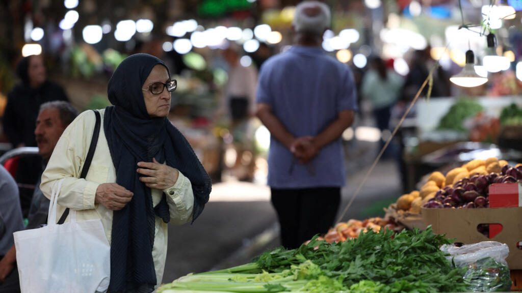 Les Iraniens, notamment les étudiants, éprouvés par les sanctions contre l'Iran