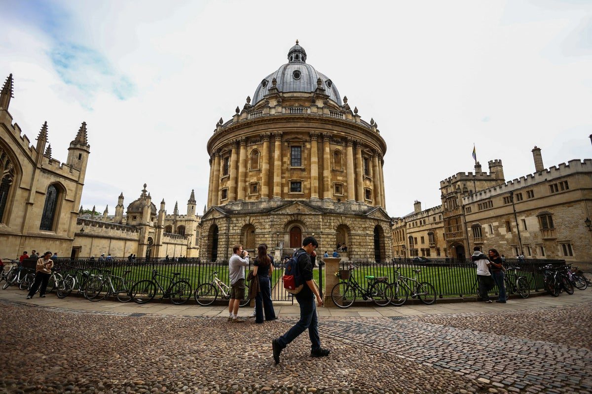 Top universities should be able to charge more, says head of Russell Group